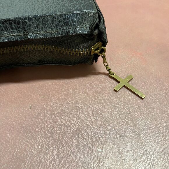 Holy Bible Illustrated King James Version World Publishing w/ Zipper Cross READ - Picture 4 of 16